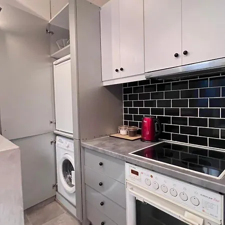Urban 25Sqm Studio With Backyard In Exarcheia-2